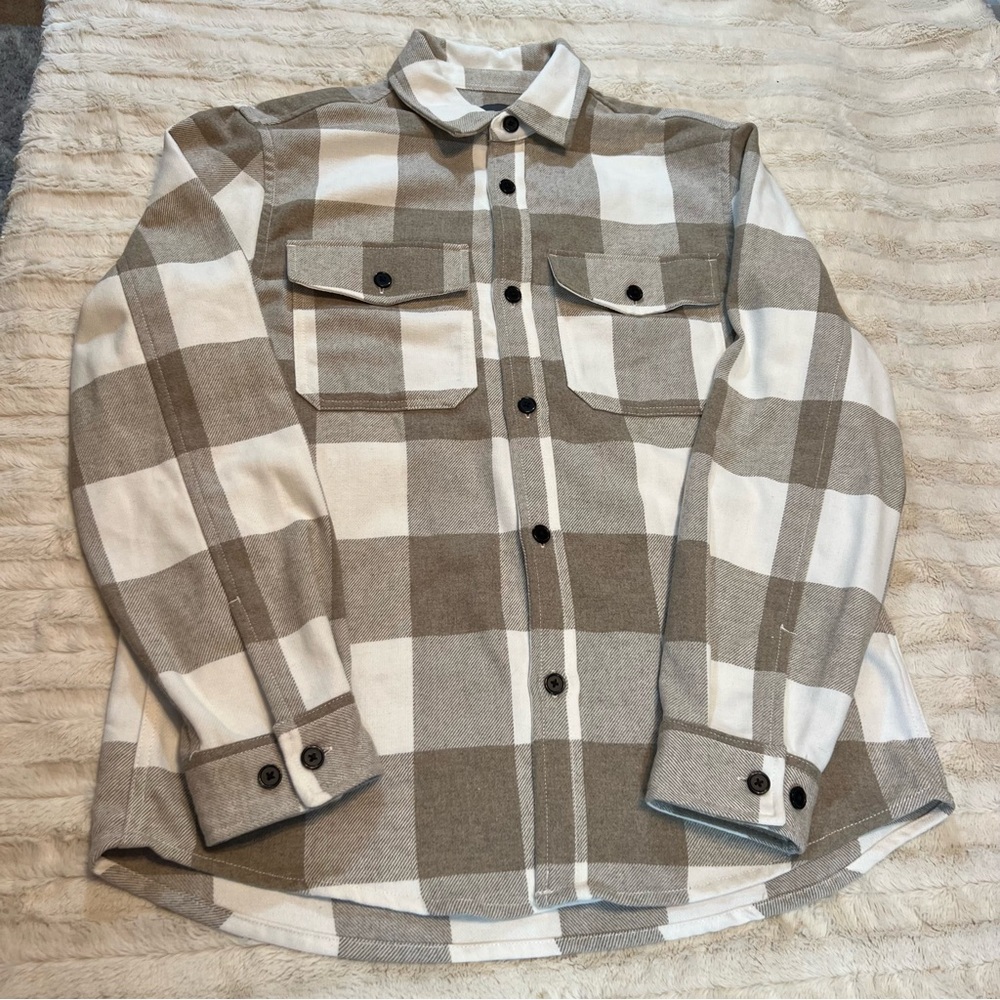 H&M Men’s Tan Buffalo Plaid Flannel Shirt Size Medium